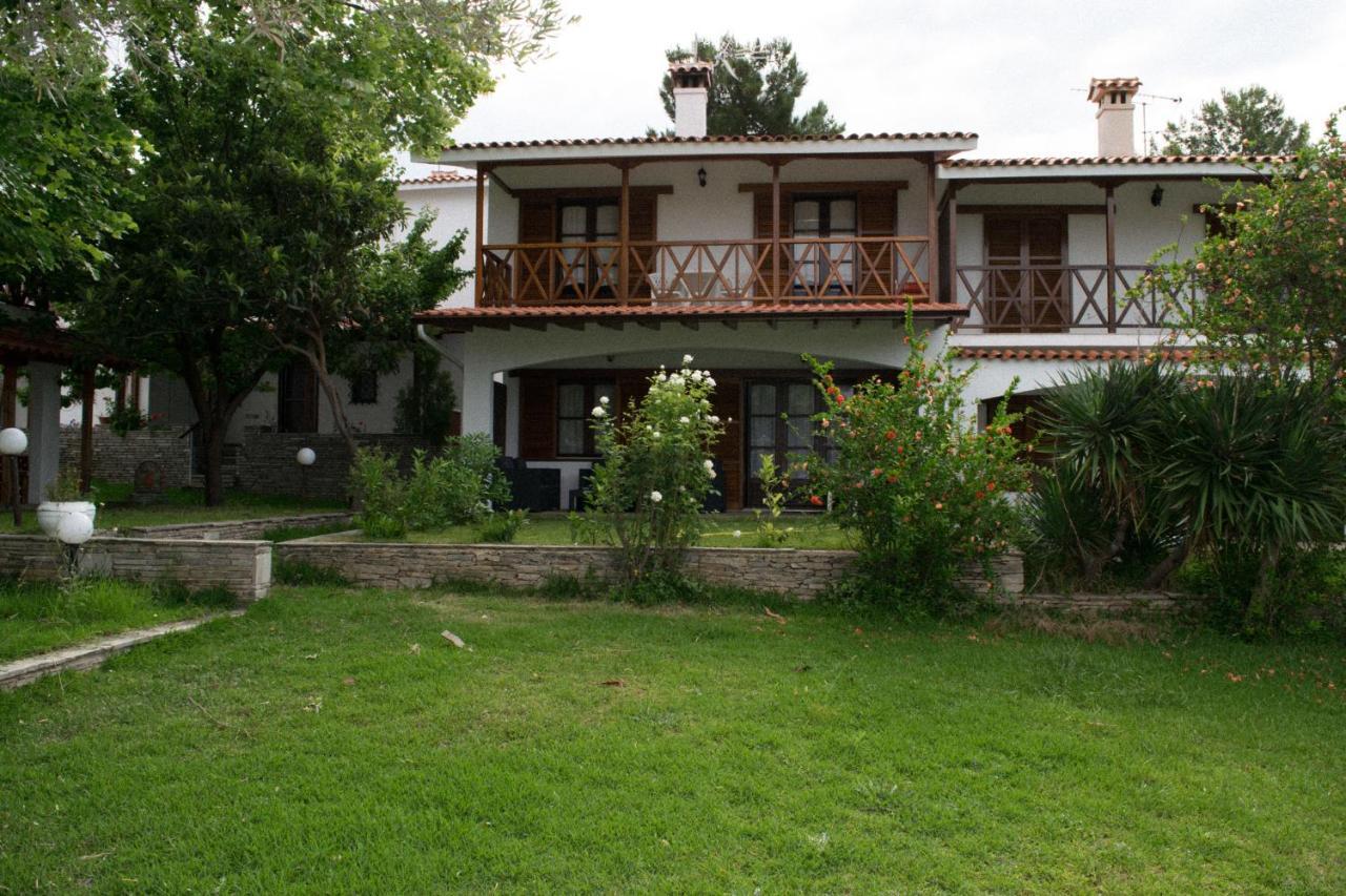 Mikiverna Houses By Miltiadis Kalyves Polygyrou Номер фото